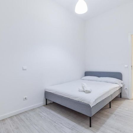 Amplio Apartamento En Malasana Para 6 Personas Apartment Madrid Luaran gambar