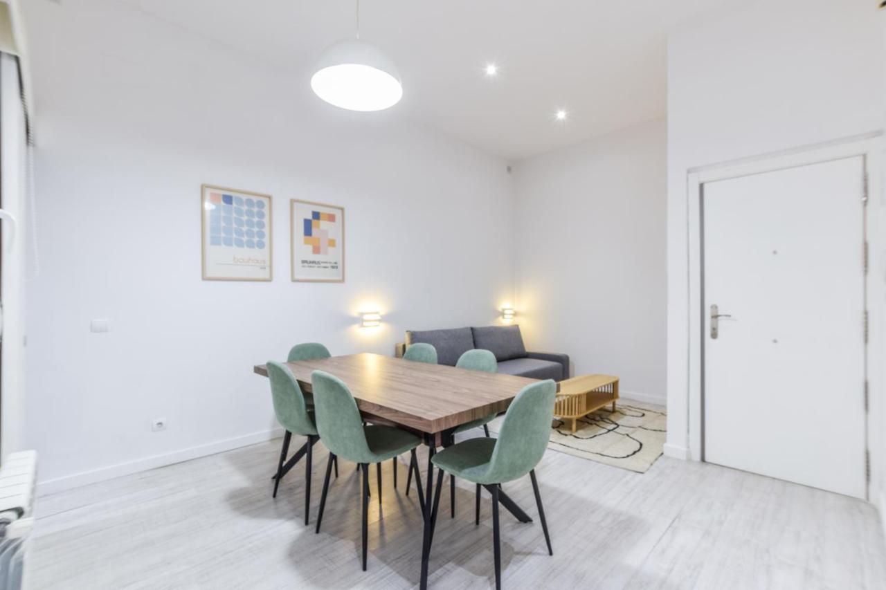 Amplio Apartamento En Malasana Para 6 Personas Apartment Madrid Luaran gambar