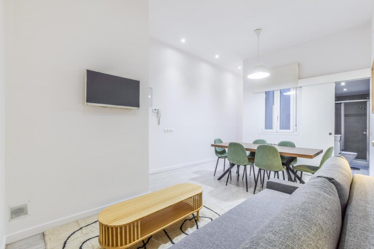 Amplio Apartamento En Malasana Para 6 Personas Apartment Madrid Luaran gambar