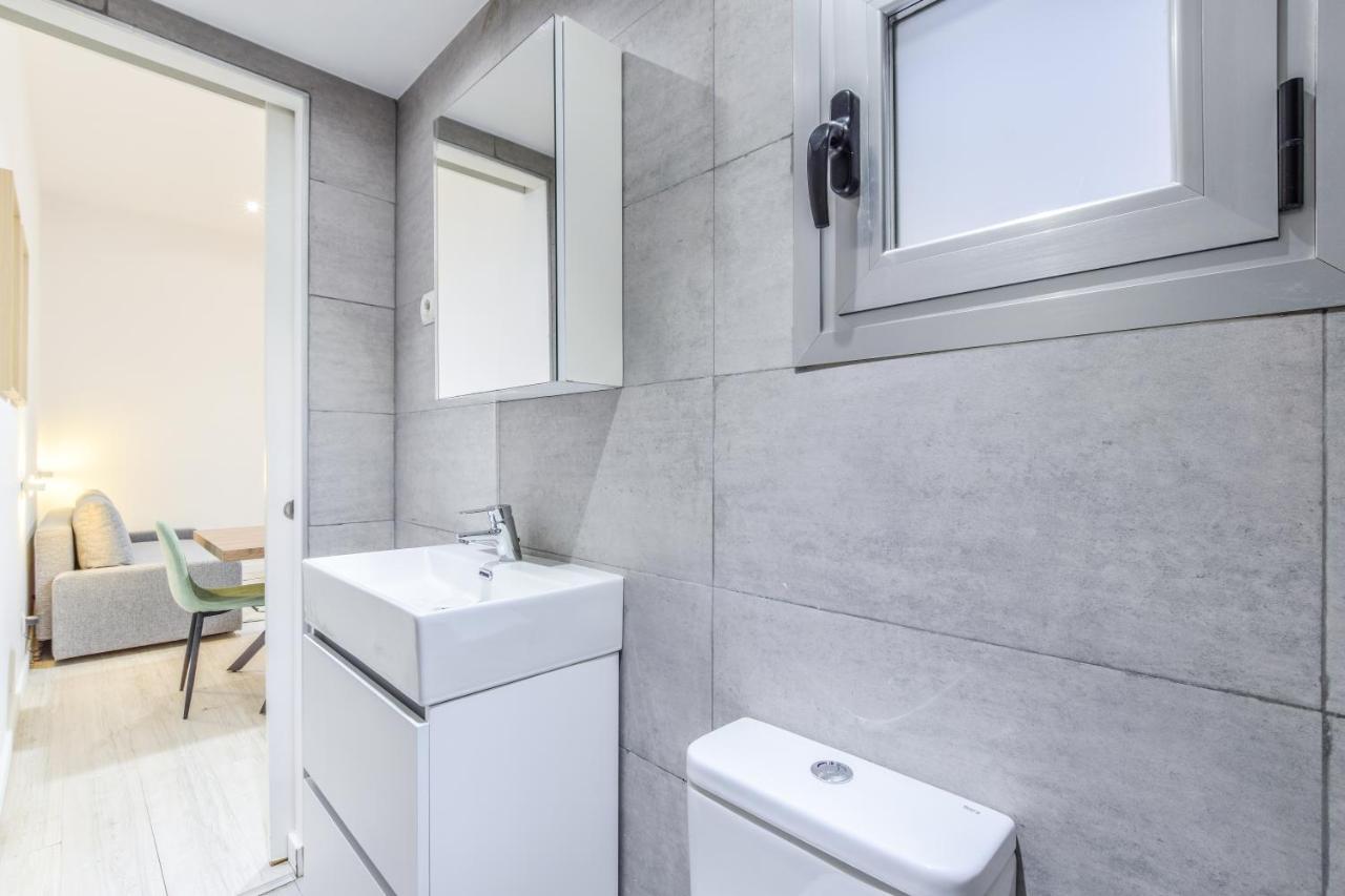 Amplio Apartamento En Malasana Para 6 Personas Apartment Madrid Luaran gambar