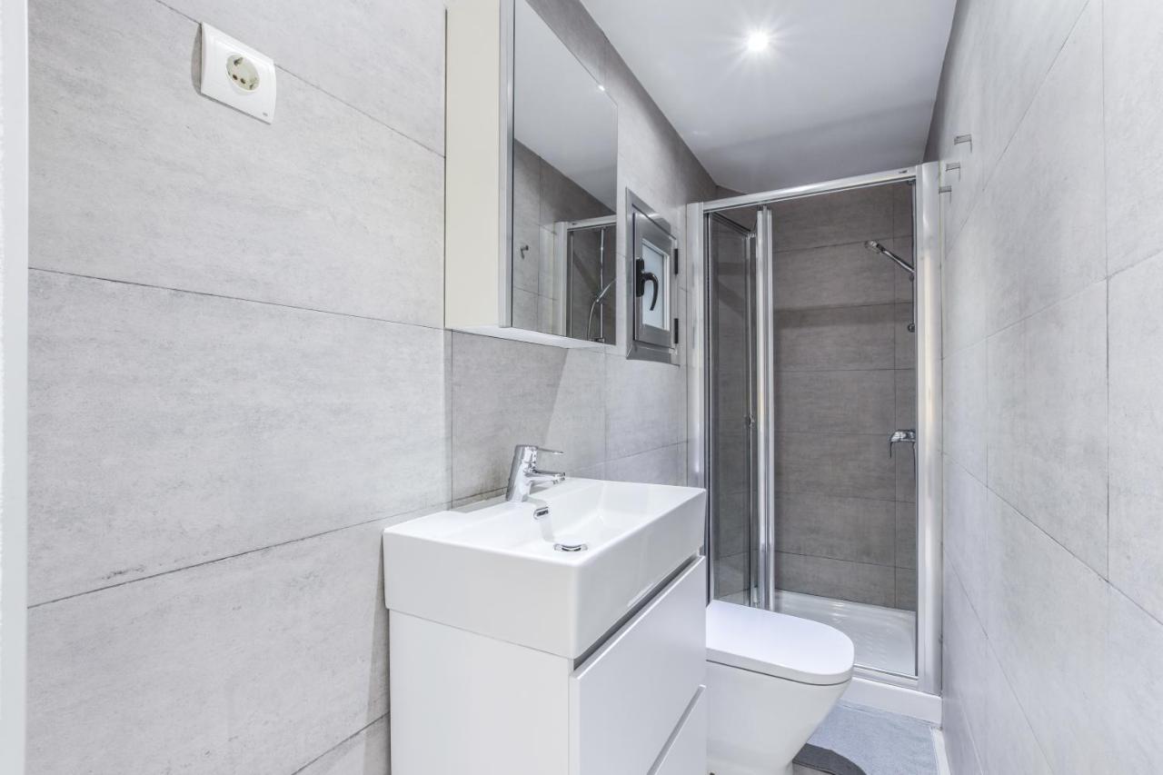 Amplio Apartamento En Malasana Para 6 Personas Apartment Madrid Luaran gambar